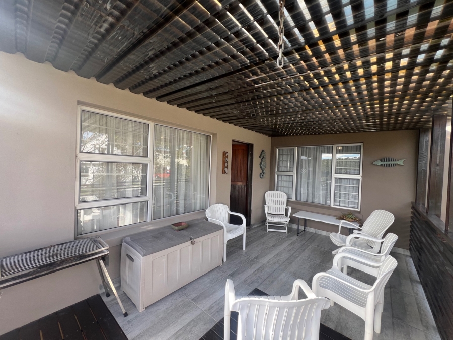 4 Bedroom Property for Sale in Herolds Bay Western Cape
